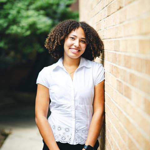 Sydney Holland headshot